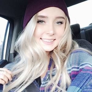 Meet your Posher, Katelyn